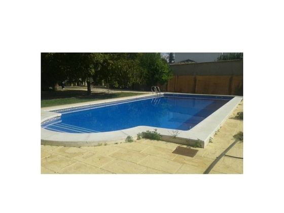 Foto 1 de Chalet en venta en Lucena de 3 habitaciones con terraza y piscina
