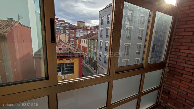 Foto 2 de Pis en venda a San Martín del Rey Aurelio de 4 habitacions amb terrassa i calefacció