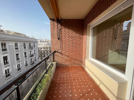 Foto 1 de Alquiler de piso en Almagro de 4 habitaciones con terraza y garaje