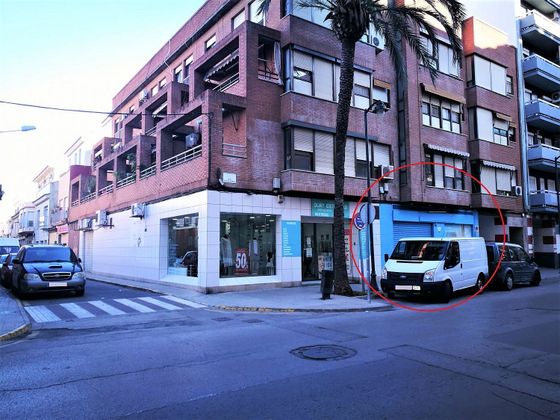 Foto 1 de Local en venda a calle Del Dos de Maig de 225 m²