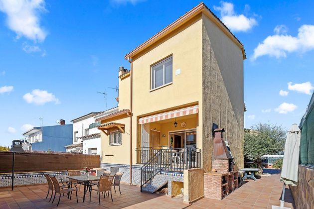 Foto 2 de Casa adossada en venda a Palau-solità i Plegamans de 4 habitacions amb terrassa i garatge