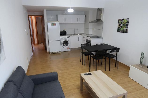 Foto 1 de Alquiler de piso en Barrio de Zaidín de 2 habitaciones con garaje y muebles