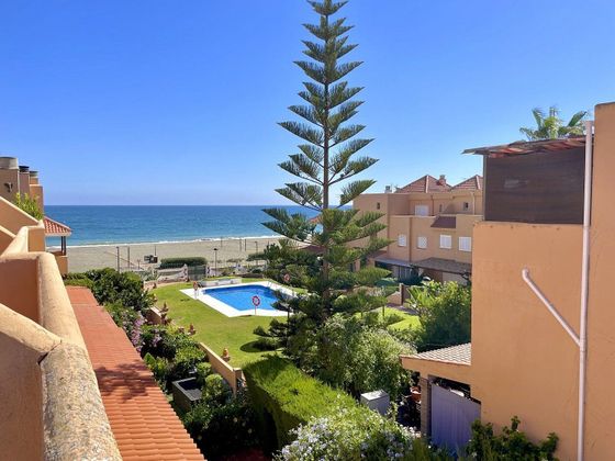 Foto 1 de Casa en venda a urbanización Marina Casares de 3 habitacions amb terrassa i piscina