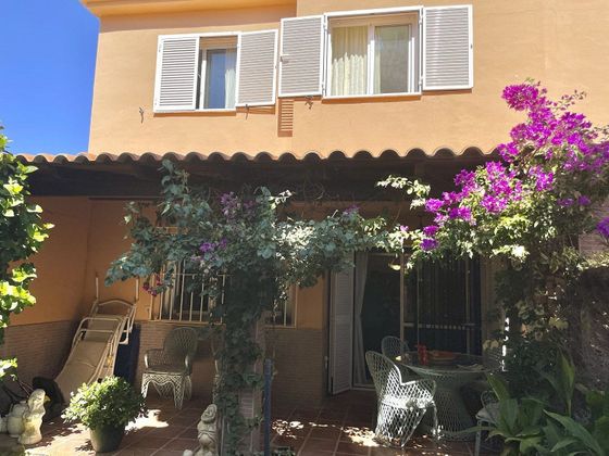Foto 2 de Casa en venda a urbanización Marina Casares de 3 habitacions amb terrassa i piscina