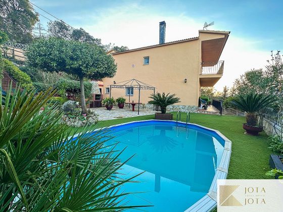 Foto 1 de Xalet en venda a calle Breda de 4 habitacions amb terrassa i piscina