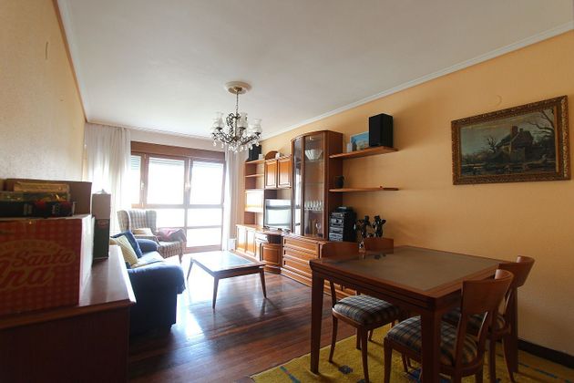 Foto 2 de Pis en venda a Ugao-Miraballes de 3 habitacions amb terrassa i calefacció
