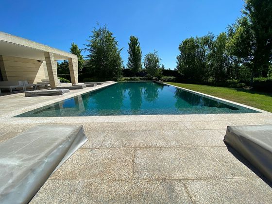 Foto 2 de Xalet en lloguer a La Finca de 7 habitacions amb terrassa i piscina