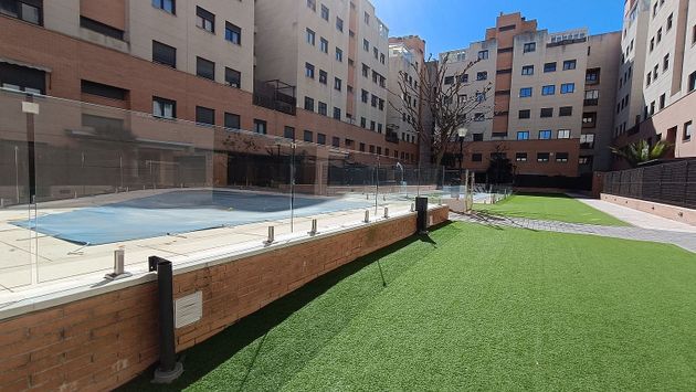 Foto 2 de Piso en alquiler en Sanchinarro de 4 habitaciones con terraza y piscina