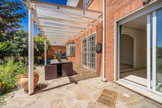 Foto 2 de Casa adossada en lloguer a Piovera - Conde Orgaz de 6 habitacions amb terrassa i piscina