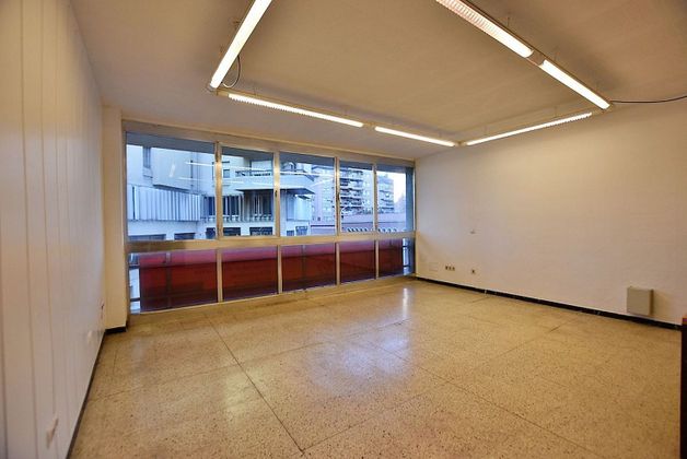 Foto 1 de Oficina en alquiler en calle Del Doctor Junyent de 57 m²