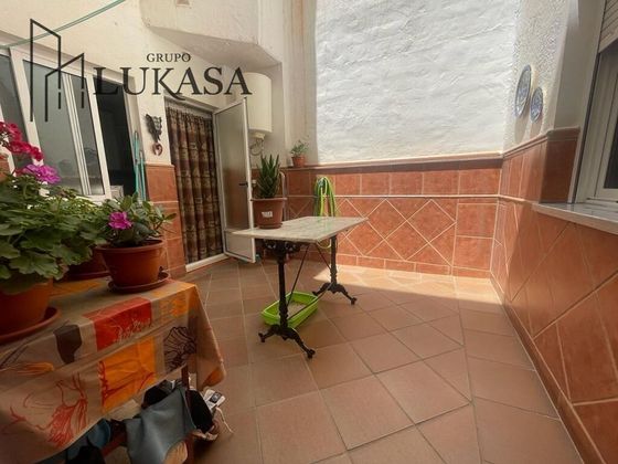 Foto 1 de Piso en venta en Guadix de 3 habitaciones con terraza y ascensor