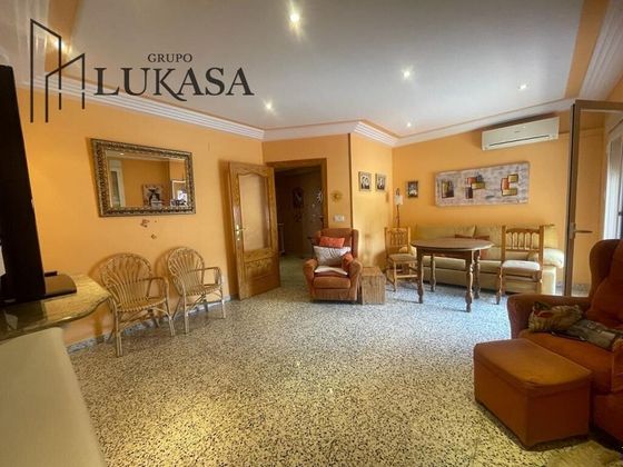 Foto 2 de Piso en venta en Guadix de 3 habitaciones con terraza y ascensor