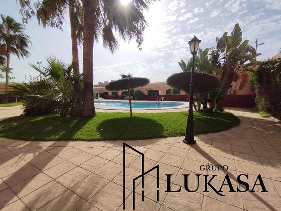 Foto 1 de Pis en venda a Las Salinas de 3 habitacions amb terrassa i piscina