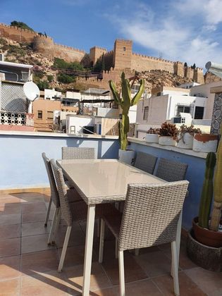 Foto 1 de Casa en lloguer a Centro - Almería de 3 habitacions amb terrassa i mobles