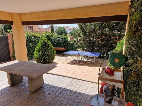 Foto 2 de Casa en venda a calle Tentetieso de 3 habitacions amb terrassa i jardí