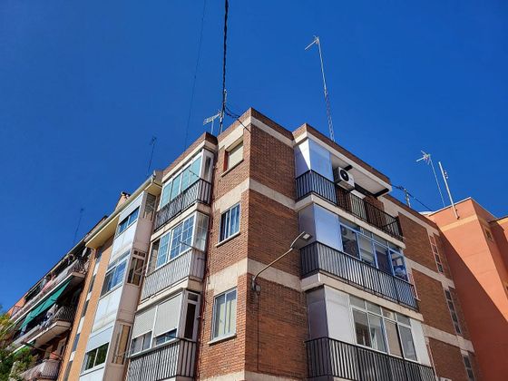 Foto 1 de Pis en venda a calle Del Sacramento de 2 habitacions amb terrassa i aire acondicionat