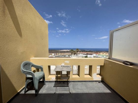 Foto 2 de Casa en venda a Caleta de Fuste de 3 habitacions amb terrassa i piscina