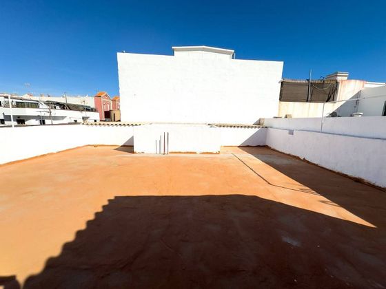 Foto 2 de Edifici en venda a Buenavista-Rosa Vila de 220 m²