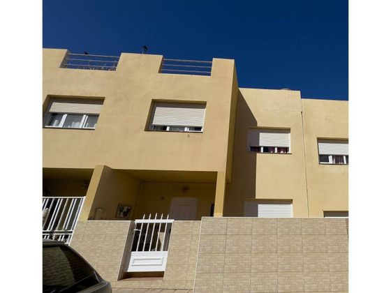 Foto 1 de Venta de casa adosada en La Charca-Majada Marcial de 3 habitaciones con terraza