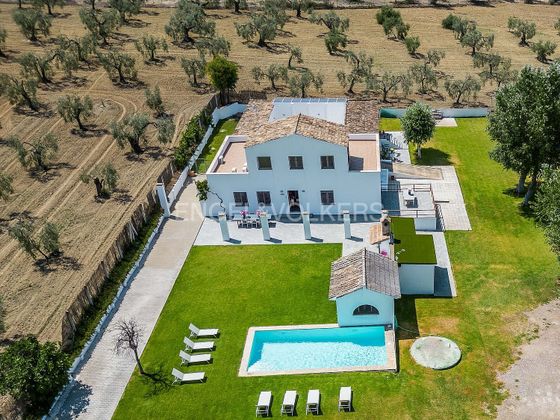 Foto 2 de Casa rural en venda a Espartinas de 8 habitacions amb terrassa i piscina