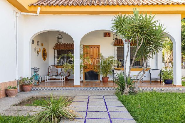 Foto 2 de Xalet en venda a Palomares del Río de 5 habitacions amb terrassa i piscina