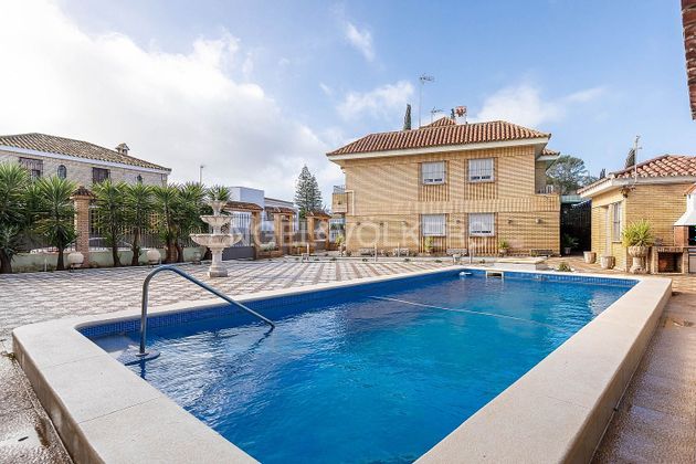 Foto 1 de Venta de casa en Las Almenas de 5 habitaciones con piscina y jardín