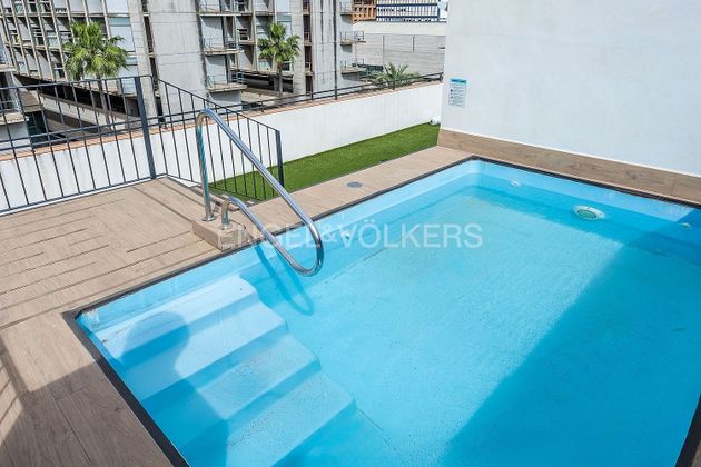 Foto 1 de Piso en venta en Sector Sur  - La Palmera - Reina Mercedes de 3 habitaciones con piscina y balcón