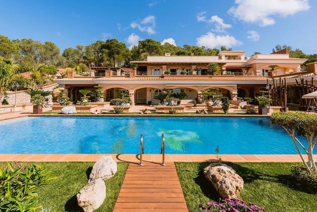 Foto 2 de Casa en venda a Ses Figueretes - Platja d'en Bossa - Cas Serres de 6 habitacions amb piscina i garatge