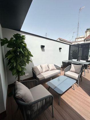 Foto 2 de Ático en venta en Sol de 2 habitaciones con terraza y aire acondicionado