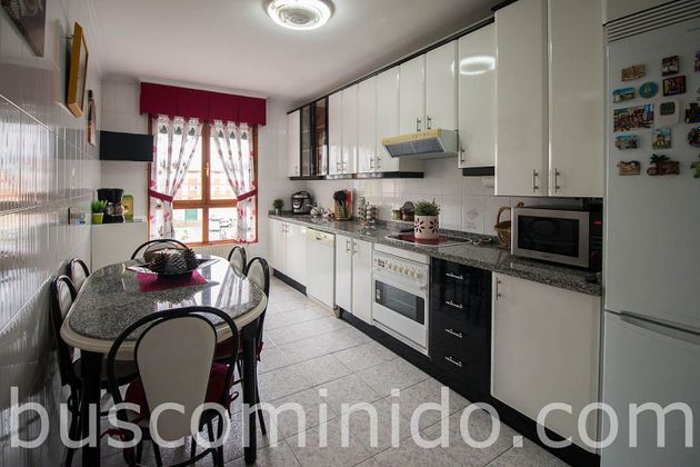 Foto 1 de Pis en venda a calle El Cueto de 4 habitacions amb garatge i calefacció