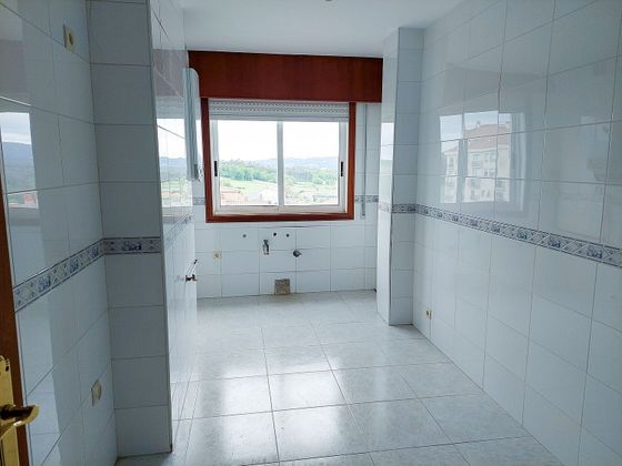 Foto 1 de Venta de piso en calle Carballeira Do Chousiño de 2 habitaciones con garaje y ascensor