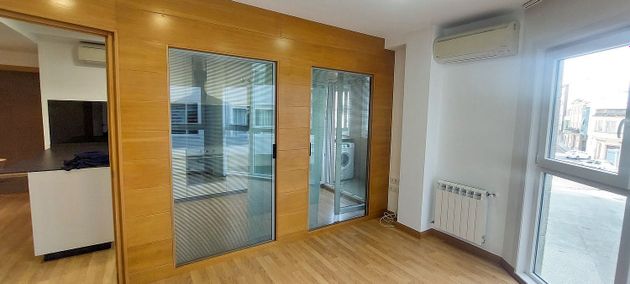 Foto 2 de Venta de piso en calle Serafín Pazo de 2 habitaciones con garaje y aire acondicionado