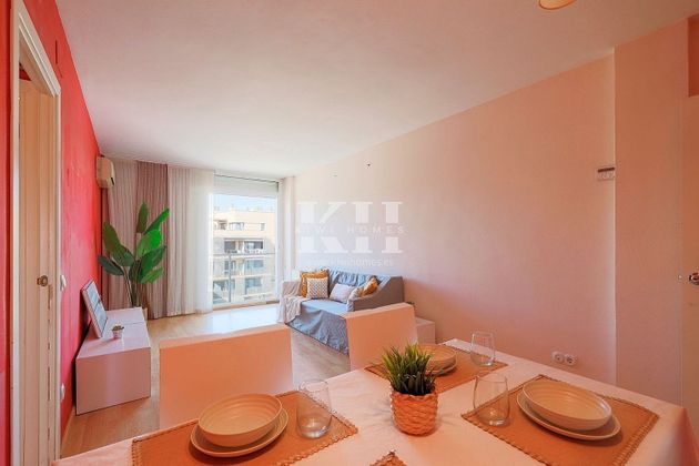 Foto 2 de Pis en venda a calle De Sant Valerià de 2 habitacions amb garatge i balcó
