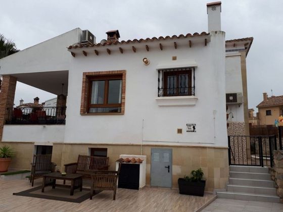 Foto 2 de Chalet en venta en Algorfa de 5 habitaciones con terraza y piscina