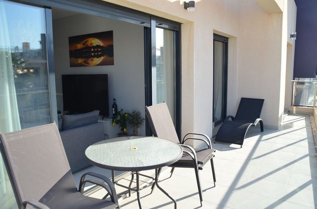 Foto 2 de Àtic en venda a El Mojón de 3 habitacions amb terrassa i piscina