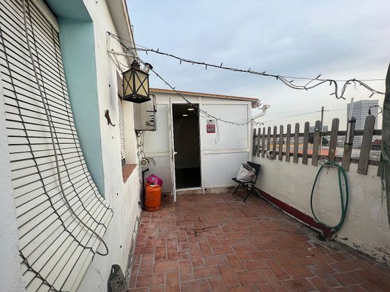 Foto 2 de Àtic en venda a pasaje Salvatella de 3 habitacions amb terrassa