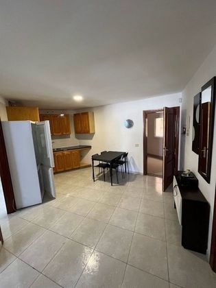 Foto 1 de Piso en venta en Vecindario-Paredilla-Sardina de 2 habitaciones con terraza y garaje