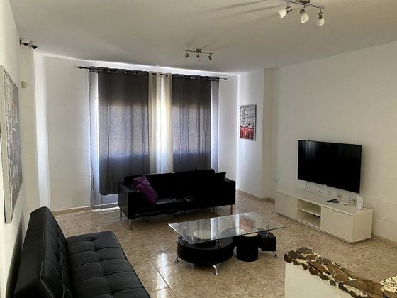 Foto 1 de Pis en venda a Vecindario-Paredilla-Sardina de 3 habitacions amb aire acondicionat