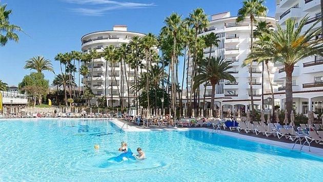Foto 1 de Estudi en venda a Playa del Inglés amb terrassa i piscina