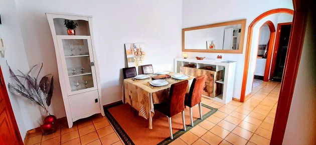Foto 1 de Àtic en lloguer a Alcaravaneras de 2 habitacions amb terrassa i mobles