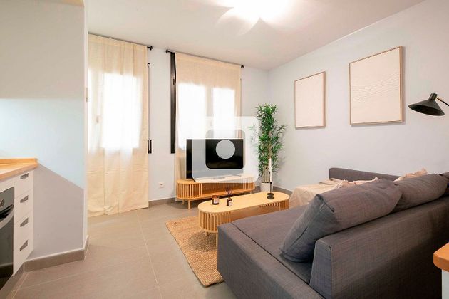 Foto 2 de Estudi en lloguer a Vila de Gràcia amb terrassa i mobles