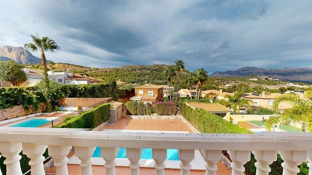 Foto 2 de Chalet en venta en Nucia (la) de 4 habitaciones con terraza y piscina