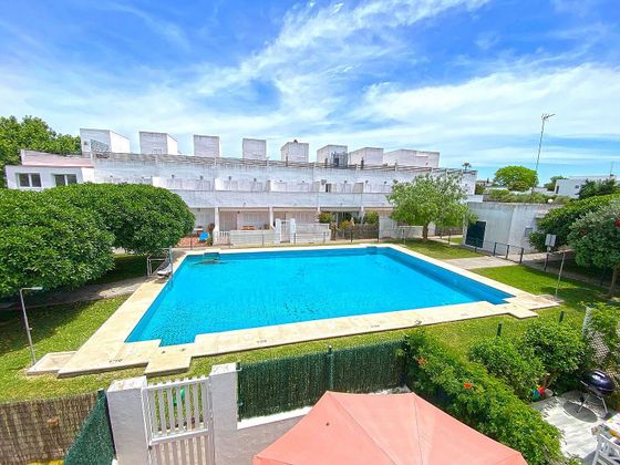 Foto 1 de Casa en lloguer a avenida De la Libertad de 3 habitacions amb terrassa i piscina