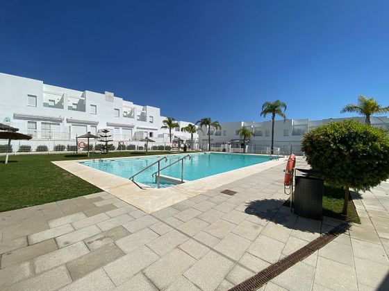 Foto 1 de Casa en lloguer a avenida De Los Barcos de 2 habitacions amb terrassa i piscina