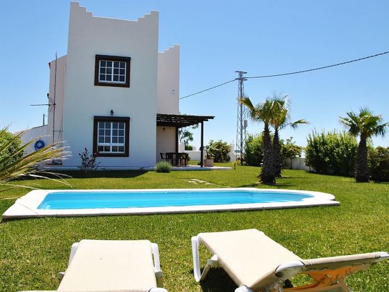 Foto 1 de Casa en lloguer a Barrio Nuevo de 2 habitacions amb terrassa i piscina