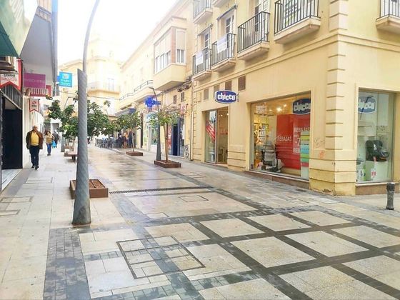 Foto 1 de Local en venta en calle Reyes Catolicos con terraza
