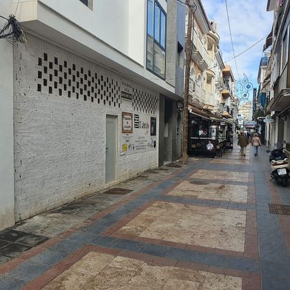 Foto 1 de Alquiler de local en calle Marbella de 180 m²