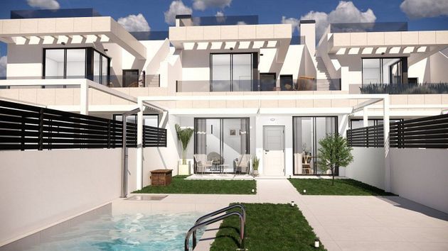 Foto 1 de Casa adosada en venta en Rojales de 3 habitaciones con terraza y piscina
