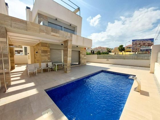 Foto 1 de Venta de chalet en San Miguel de Salinas de 3 habitaciones con terraza y piscina