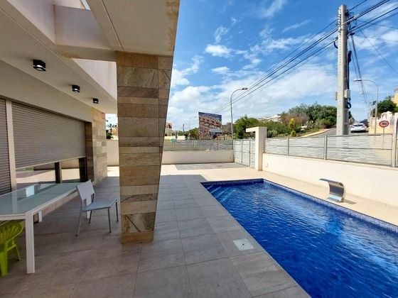 Foto 2 de Venta de chalet en San Miguel de Salinas de 3 habitaciones con terraza y piscina